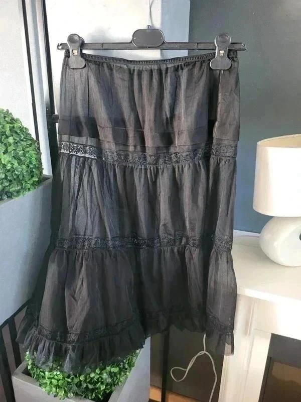 Jupon noir dentelle